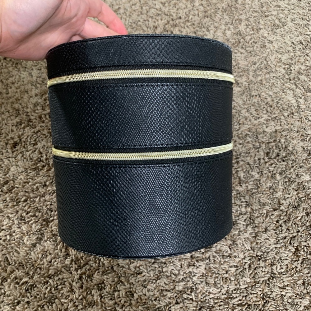 Makeup bag - Picture 1 of 4